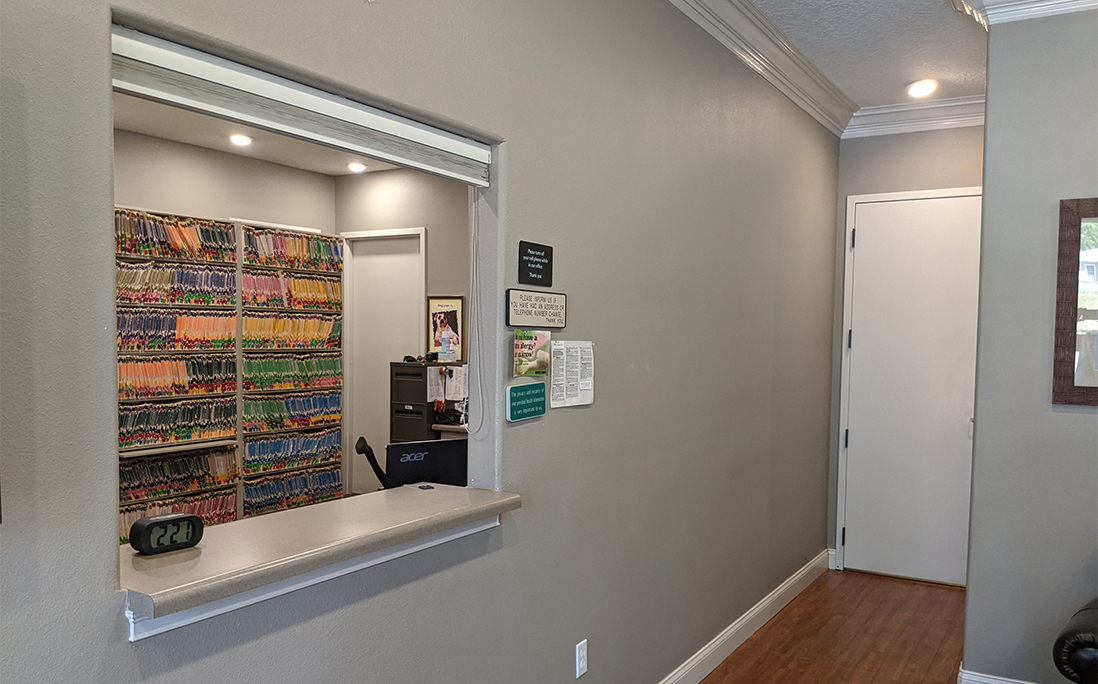 Lacquaniti Dental office reception desk